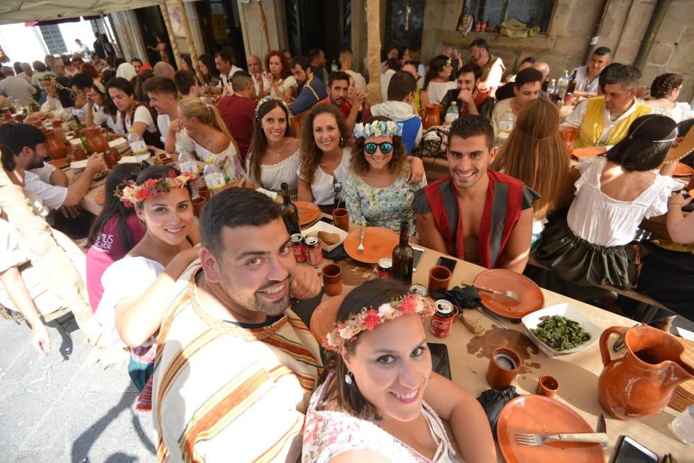 Miles de personas eligieron volver al medievo en Pontevedra en vez de refrescarse en la playa pese al calor extremo.