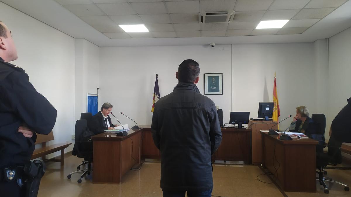 El acusado, ayer durante el juicio.