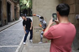 El graffiti de Ilia Topuria que ha aparecido por sorpresa en Barcelona