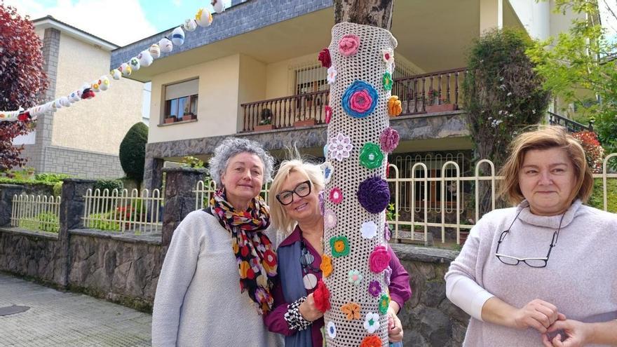 Güevos pintos de croché que también celebran la tradición: &quot;Siempre tenemos proyectos y se nos ocurrió sobre la marcha&quot;