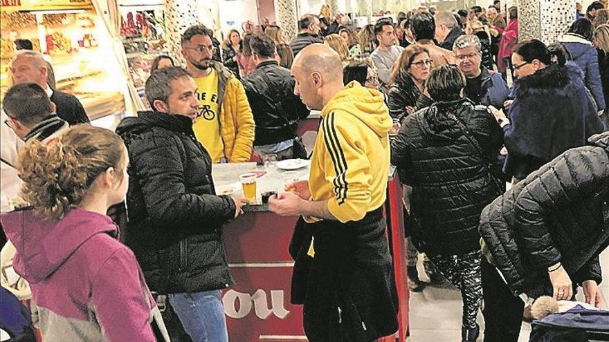 Éxito de la Fira del Pinxo i el Vi en el Mercat Central