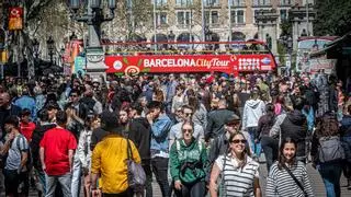 Los 'comuns' proponen una ley para limitar los apartamentos turísticos en toda Catalunya