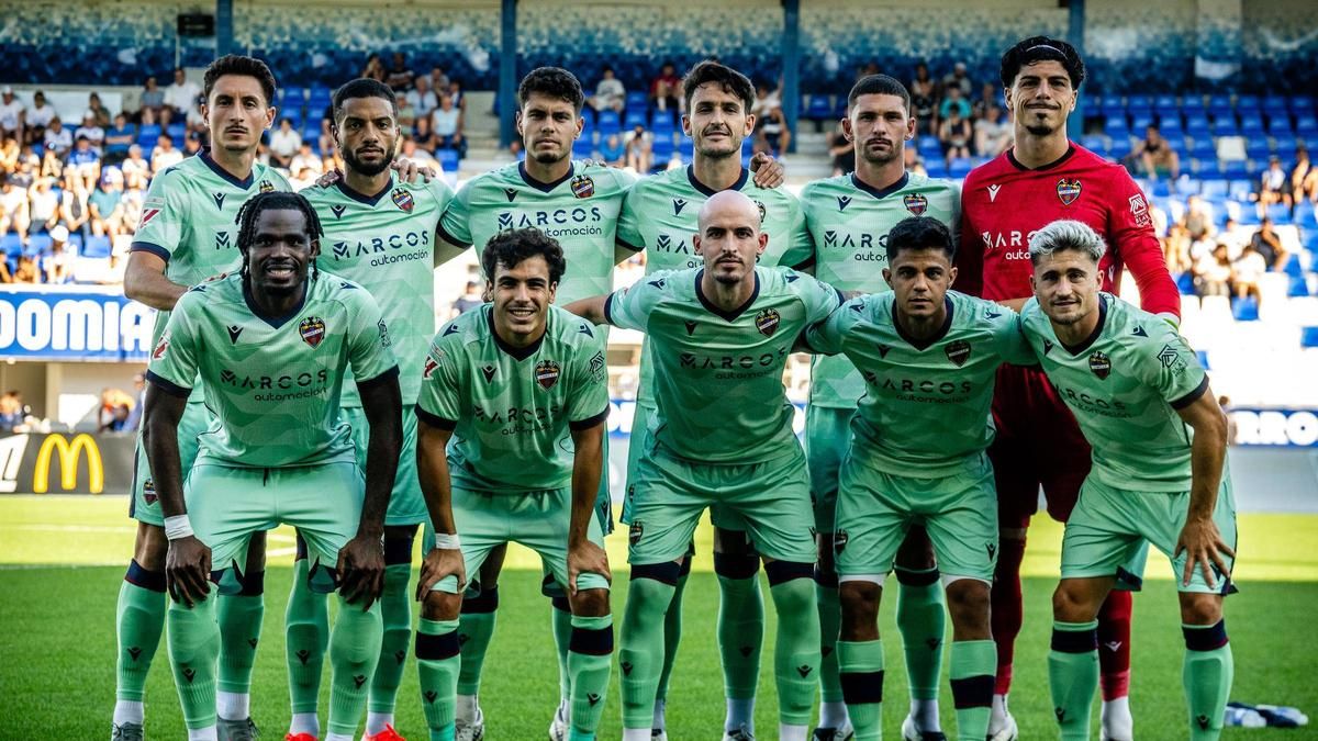 El once del Levante ante el Auxerre.