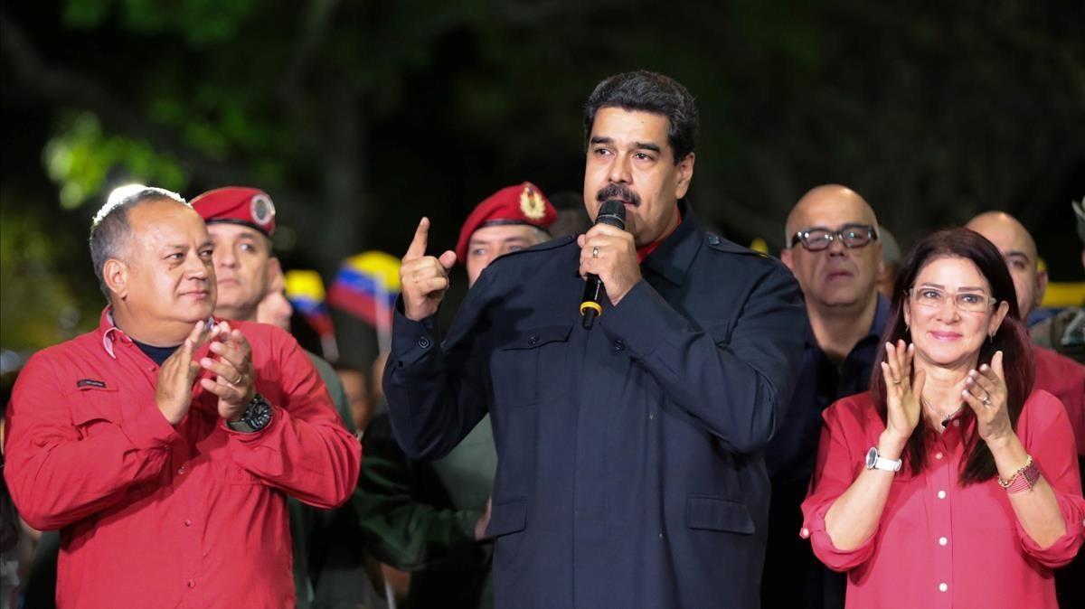 zentauroepp40557588 venezuela s president nicolas maduro  c  speaks during a mee171016103252