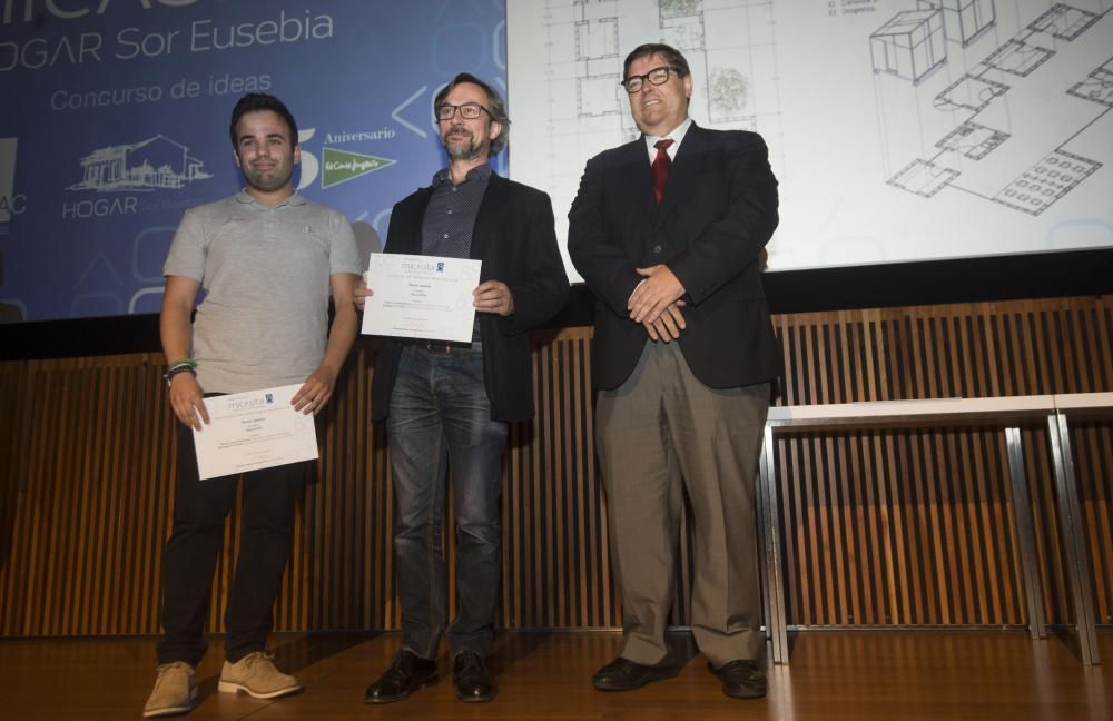 La propuesta "A través del hogar", realizada por cuatro arquitectos y una estudiante, ha ganado hoy el concurso "MiCasita" que buscaba la mejor solución habitacional para los sintecho de A Coruña.