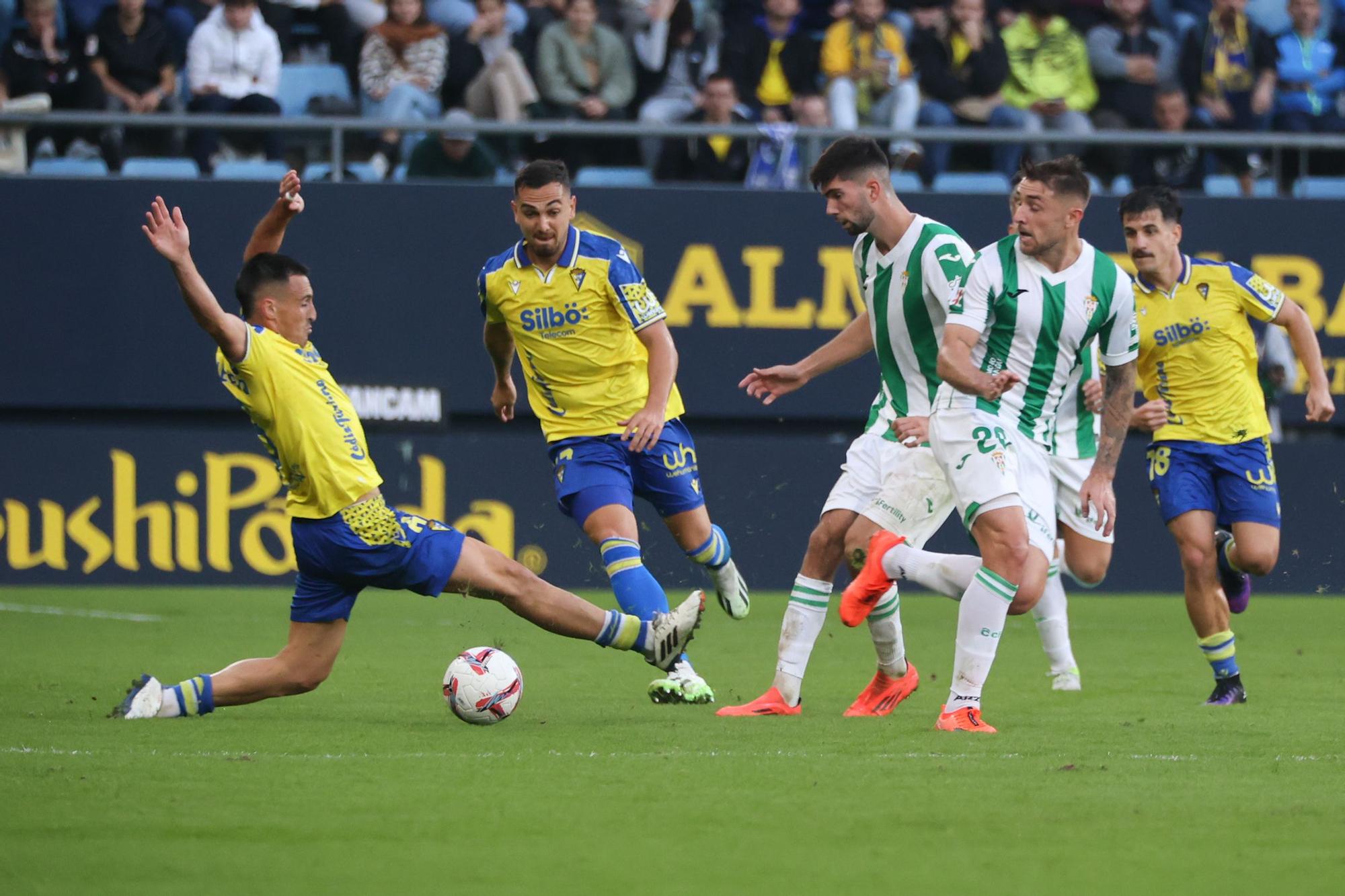 Cádiz CF-Córdoba CF | Las imágenes del partido de la Liga Hypermotion