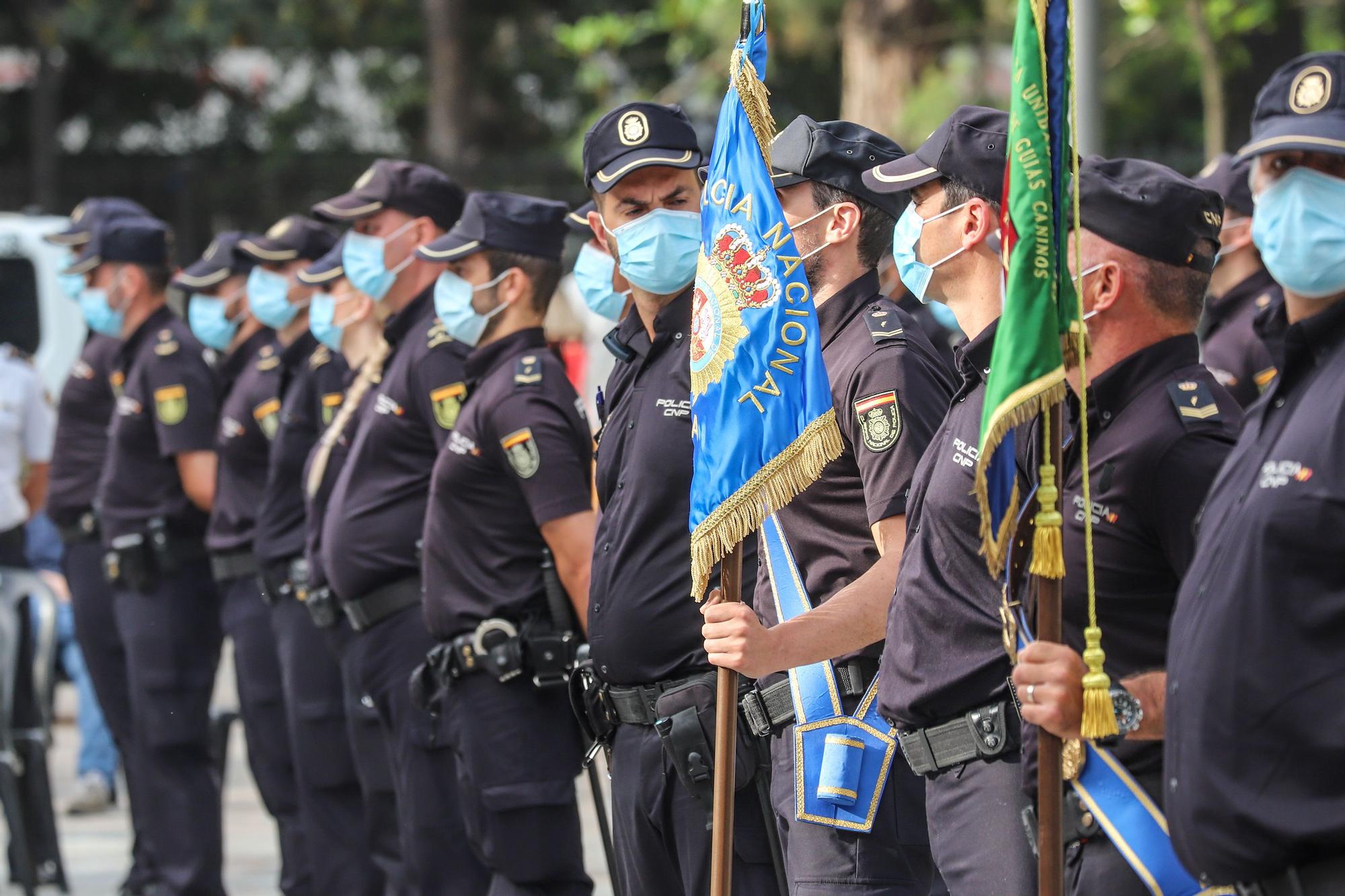 Ceremonia de entrega del bastón de mando  al inspector jefe de la Comisaría de la  Policía Nacional de Orihuela