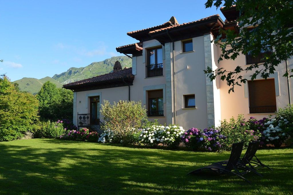 Hotel Rural Arpa de Hierba  La Pereda, Llanes (Asturias) 
