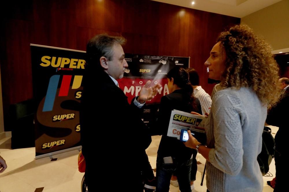 Debate entre Campeonas en el tercer Foro 25 años de SUPER, en imágenes