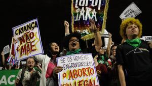 Las mujeres brasileñas protestan contra un proyecto que equipara el aborto a un homicidio