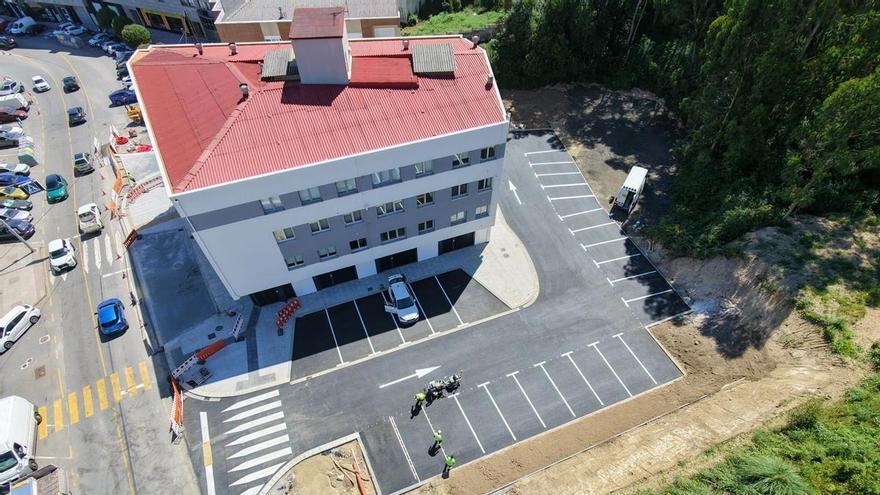 Arteixo abre un nuevo aparcamiento con 26 plazas en la travesía