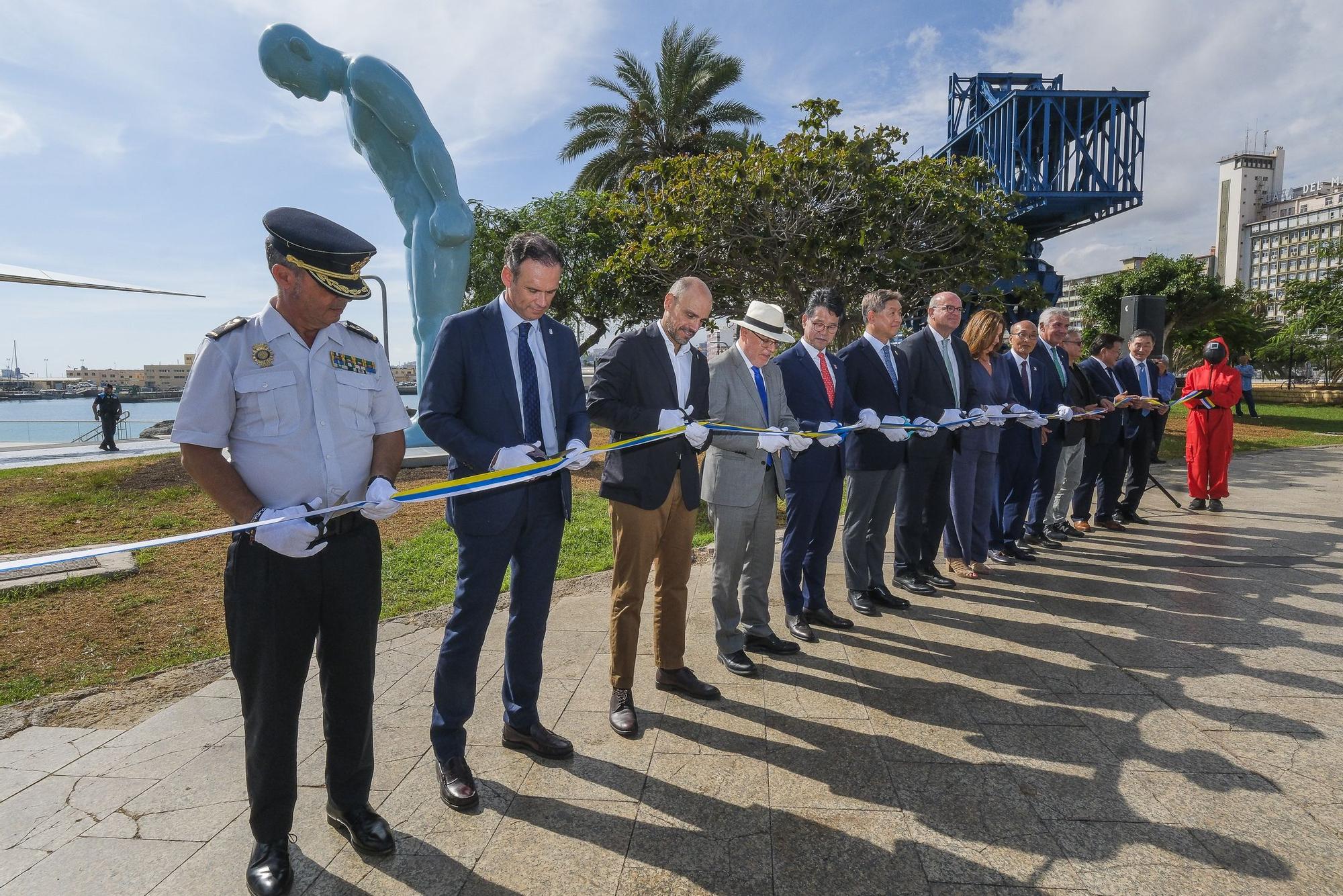 Inauguración del 'Greetingman'