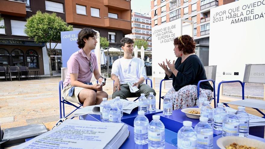 ‘Sentémonos’ lleva la «amabilidá» de Oviedo 2031 a los barrios