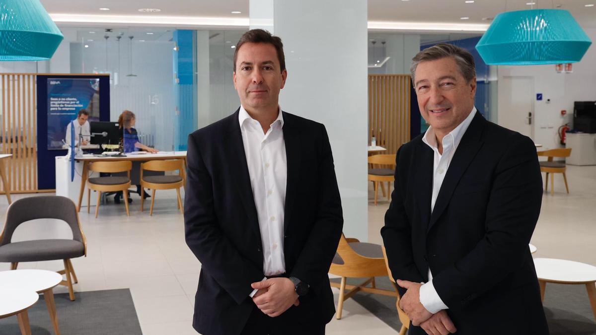 José Manuel Mieres, nuevo director territorial de la DT Este de BBVA, y el cocinero Joan Roca.