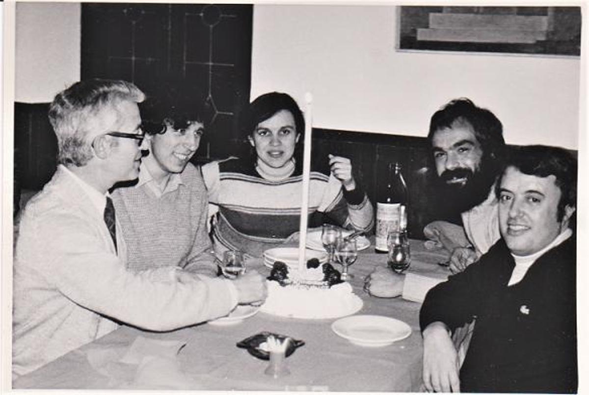 Joan Mateu, Aloy, Conxita Parcerisas, Victor Feliu, i en Pecanins celebrant el primer aniversari de l'Esquellot