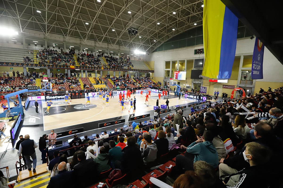 Las imágenes del partido de baloncesto España-Ucrania en Vista Alegre