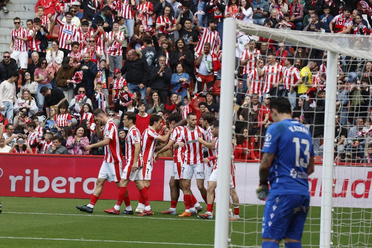 EN IMÁGENES: Victoria del Sporting frente al Cádiz en El Molinón