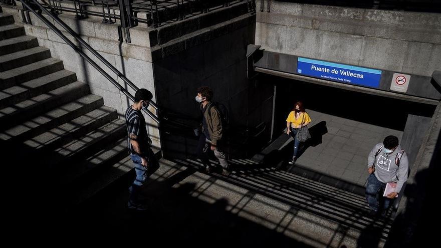 El Gobierno publica la orden de Sanidad que confina a diez ciudades en Madrid