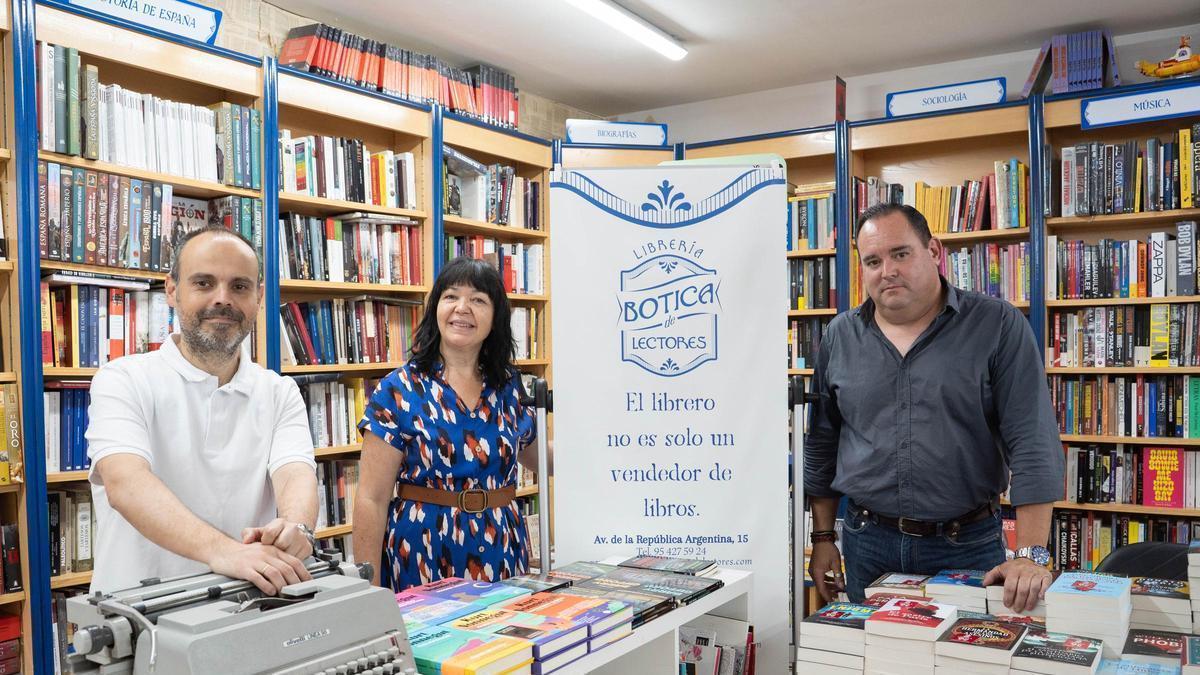VÍDEO | Botica de Lectores, la empresa que 'rescata' librerías en Sevilla, abre nueva etapa al este de la ciudad