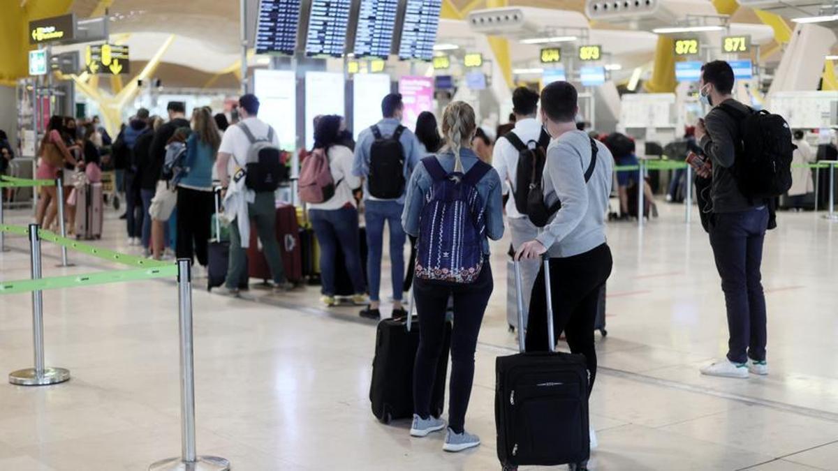 Equipaje de mano gratis garantizado: lo que la UE pide a las aerolíneas  para los pasajeros