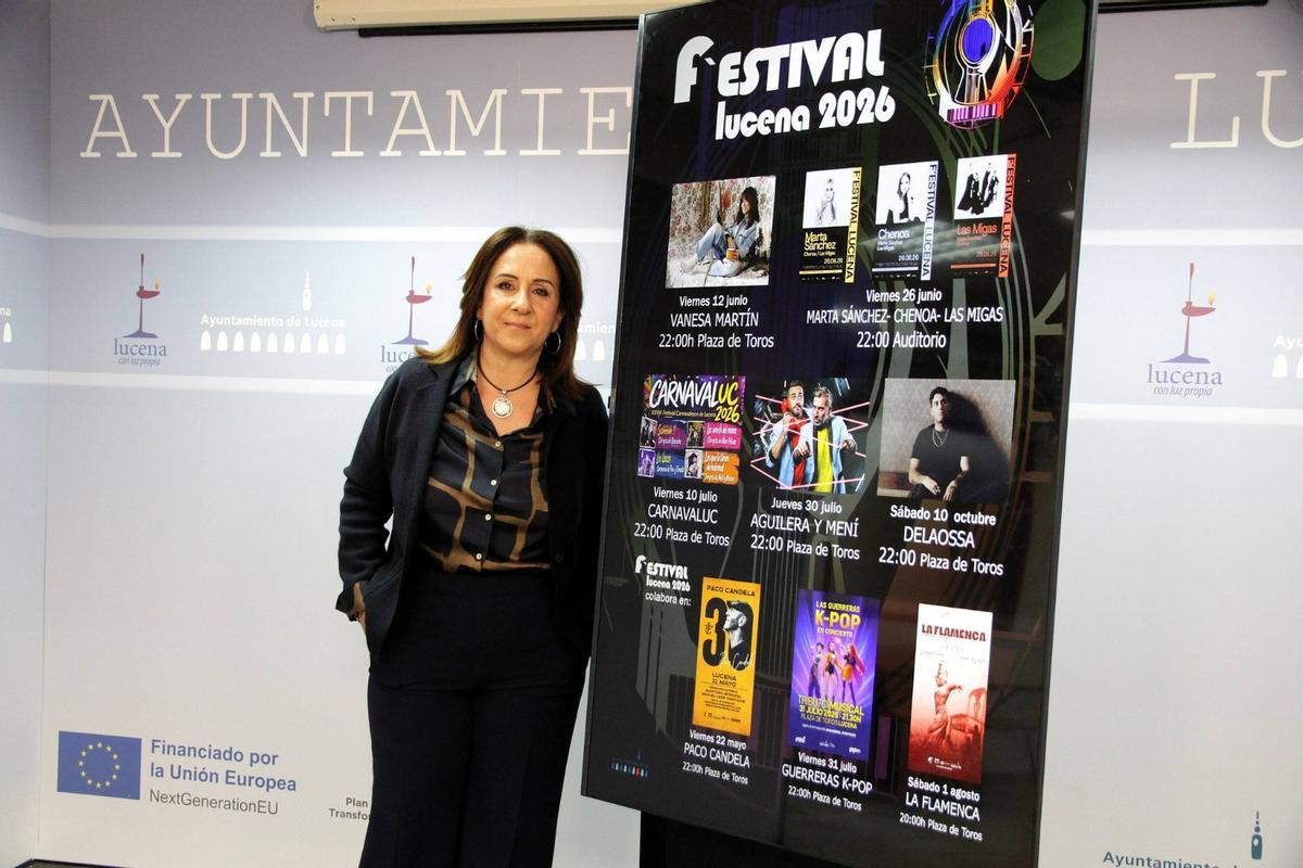 La concejala de Fiestas, Araceli Rodríguez, en la presentación del cartel.