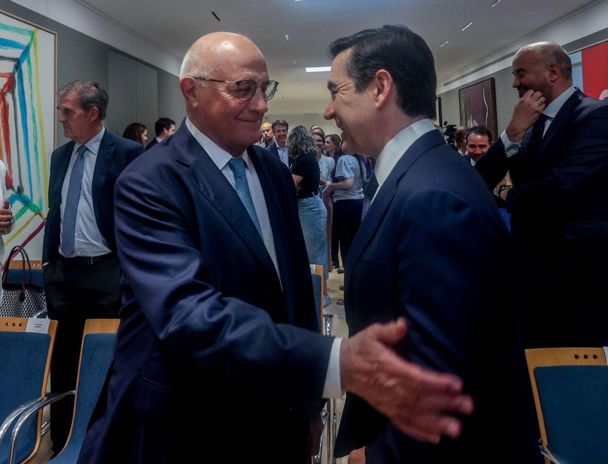 El BBVA i el Sabadell es discuteixen per la possibilitat d’una segona opa El BBVA i el Sabadell es discuteixen per la possibilitat d’una segona opa