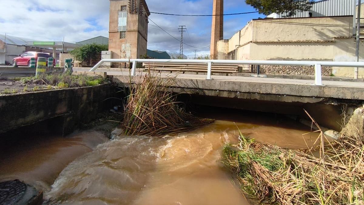 Barranco de Gaianes lleno de agua 29 de diciembre de 2025.