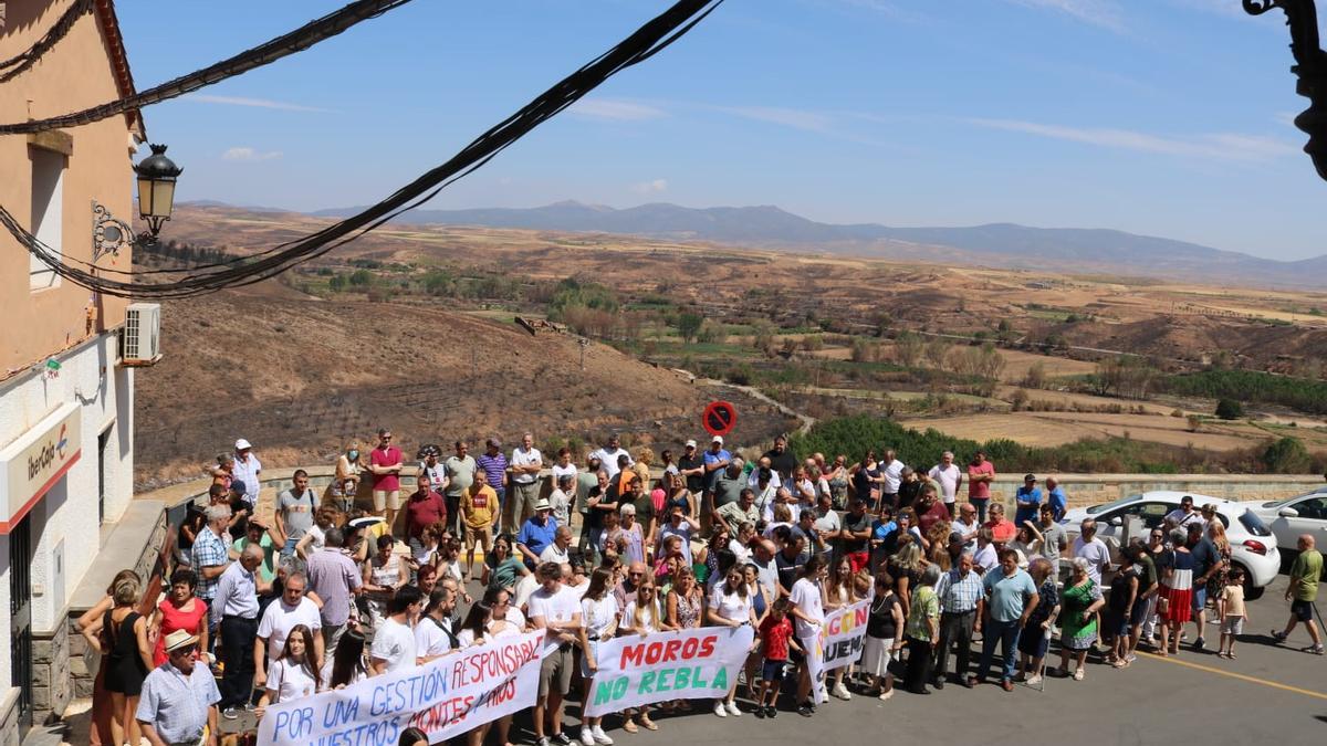 Un momento de la protesta por un cambio en la gestión forestal