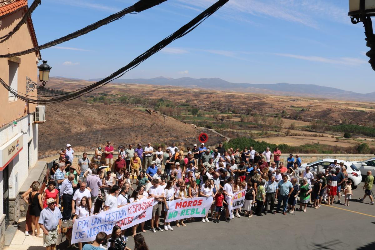 Un momento de la protesta por un cambio en la gestión forestal