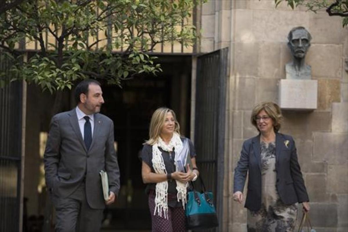 Ortega (esquerra) i Rigau, a la sortida d’una reunió de Govern, les setmanes prèvies a la consulta del 9-N.