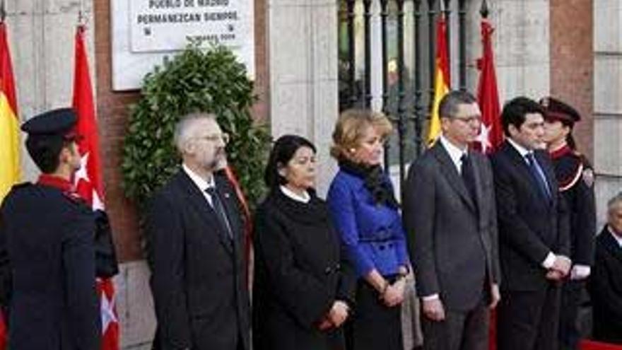 La Comunidad Madrid rinde homenaje a las víctimas sin dirigentes del PSOE