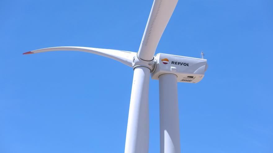 Repsol pone a la venta un 49% de una cartera de proyectos renovables en España