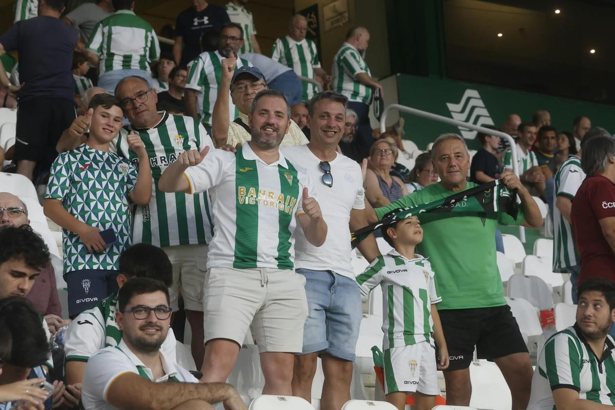 Córdoba CF-Granada | Las imágenes de la afición en El Arcángel