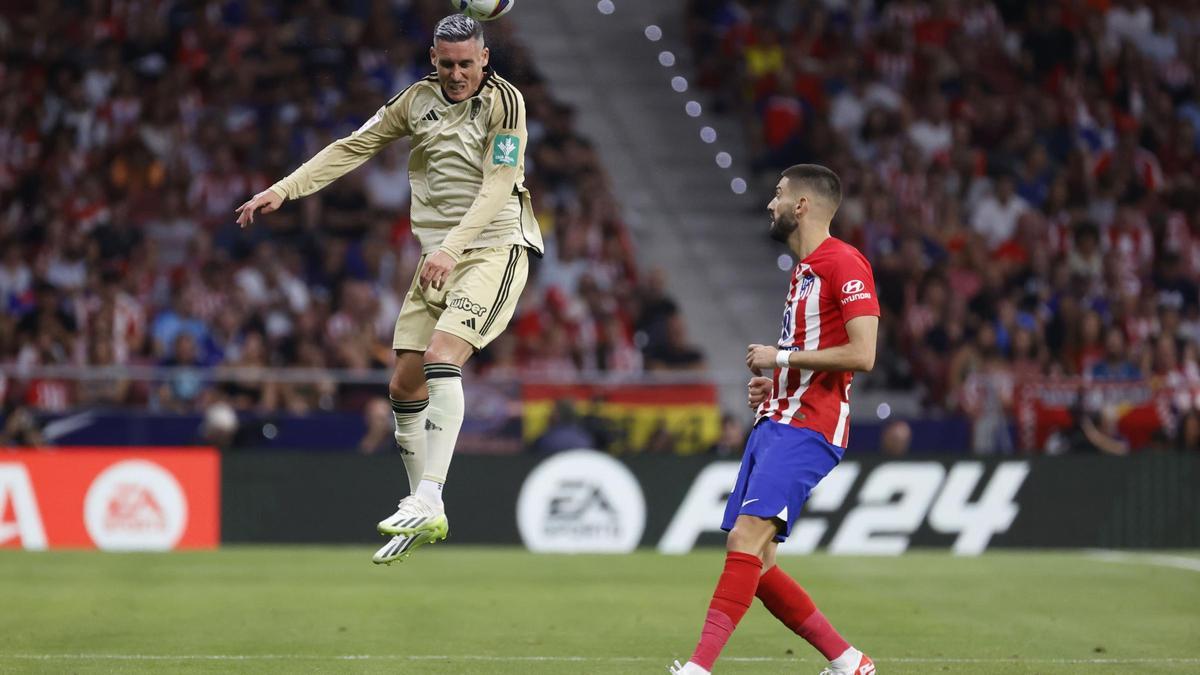 Un fogonazo de Depay pone la luz al debut del Atlético, primer líder de ...