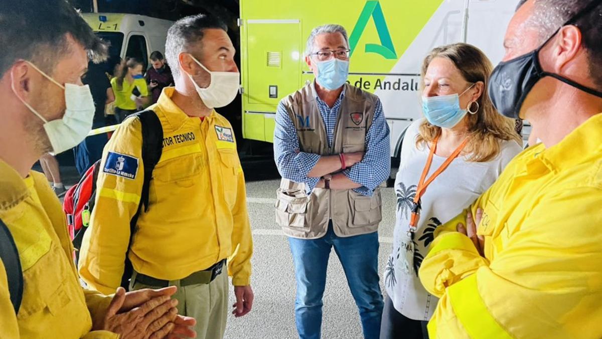 Francisco Salado, en el puesto de mando del incendio de Sierra Bermeja.