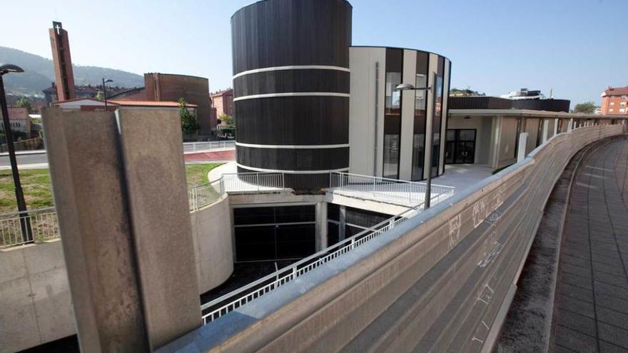 El edificio que albergará el mercado de abastos de La Corredoria, cuando aún estaba en obras.