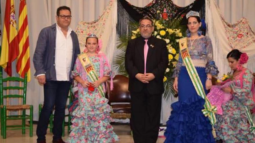 Dolores Ruiz y Rocío Ferrer vivieron su gran día en el salón de la Biblioteca de Sedaví.