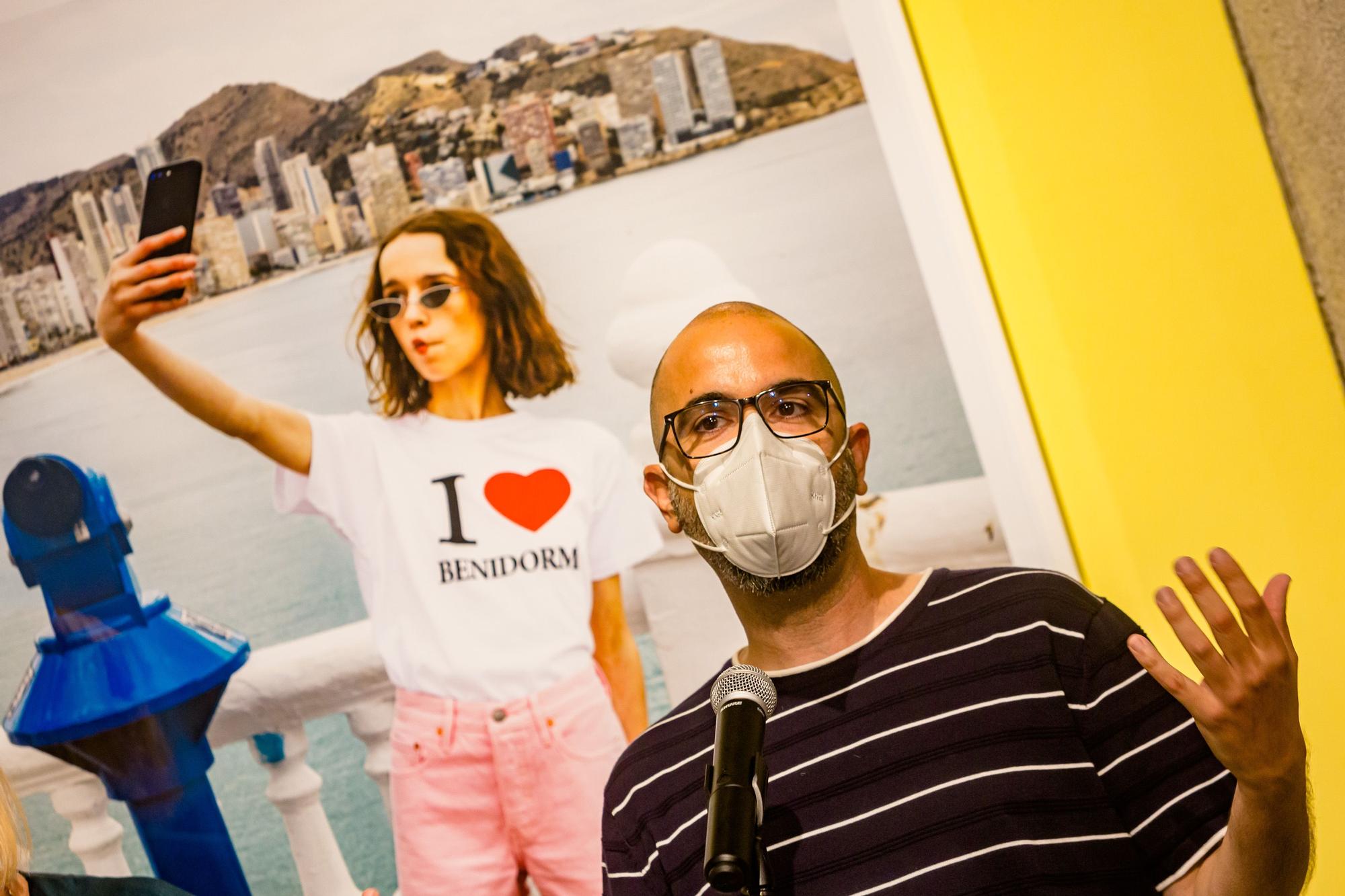 Inauguración de la exposición de Cristina de Middel, Martin Par y María Moldes en Benidorm