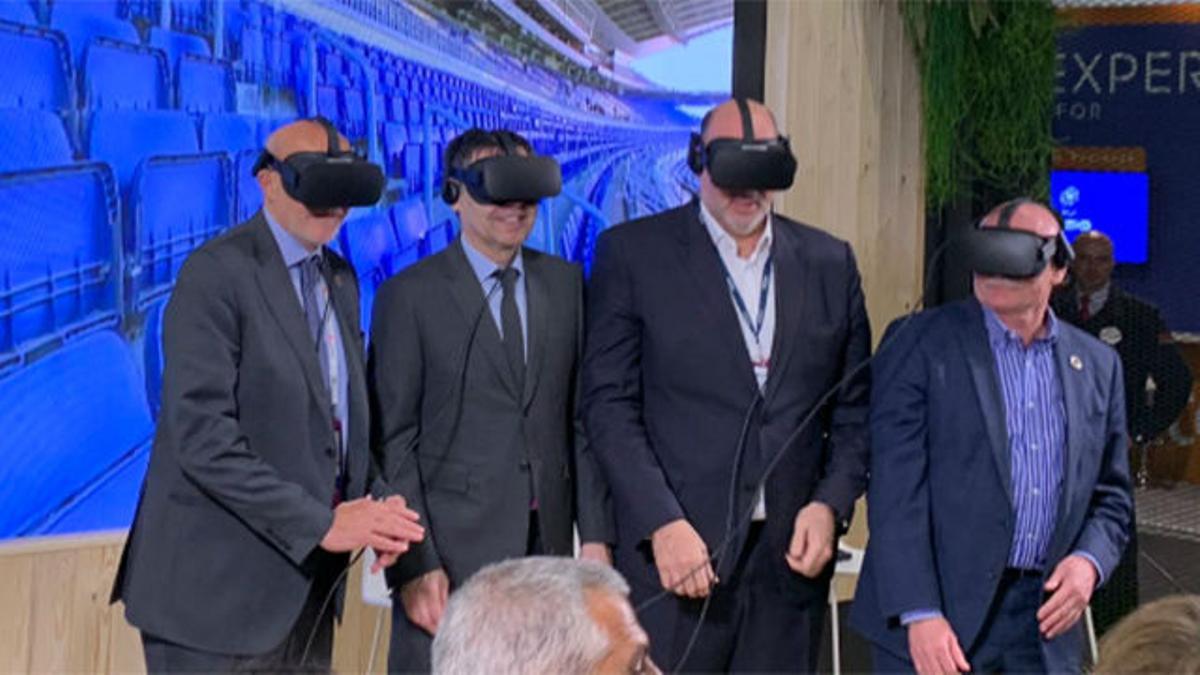 Bartomeu probó la realidad virtual en el MWC