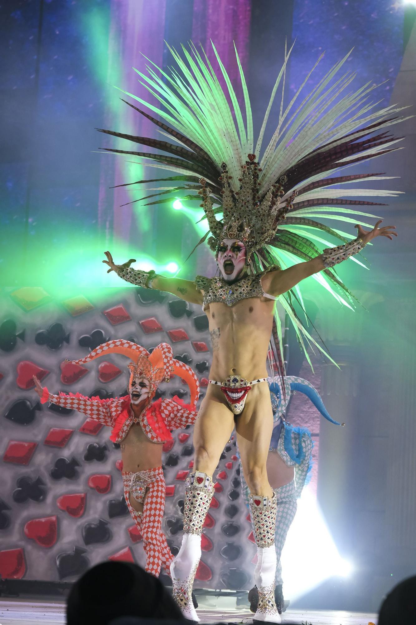Actuación de Drag Ármek en la Gala Drag del Carnaval de Las Palmas 2022