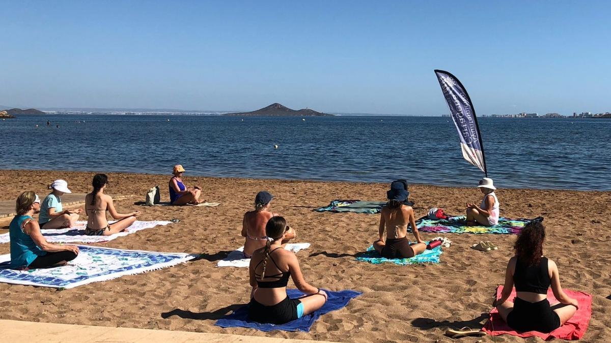 Del paddle surf al buceo: otra forma de conocer la costa de la Región de Murcia