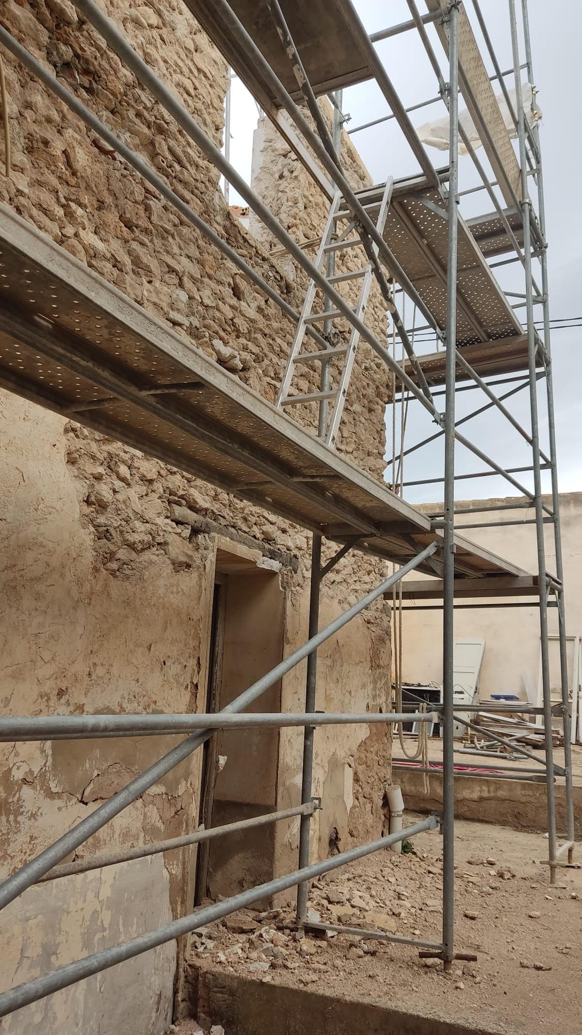 Estado de las obras en el consultorio médico de La Encina.