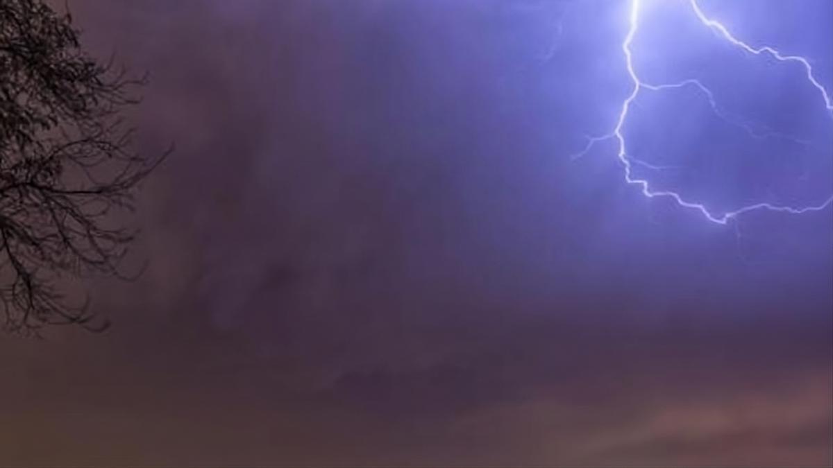 Imagen de archivo de un rayo en Los Pedroches.