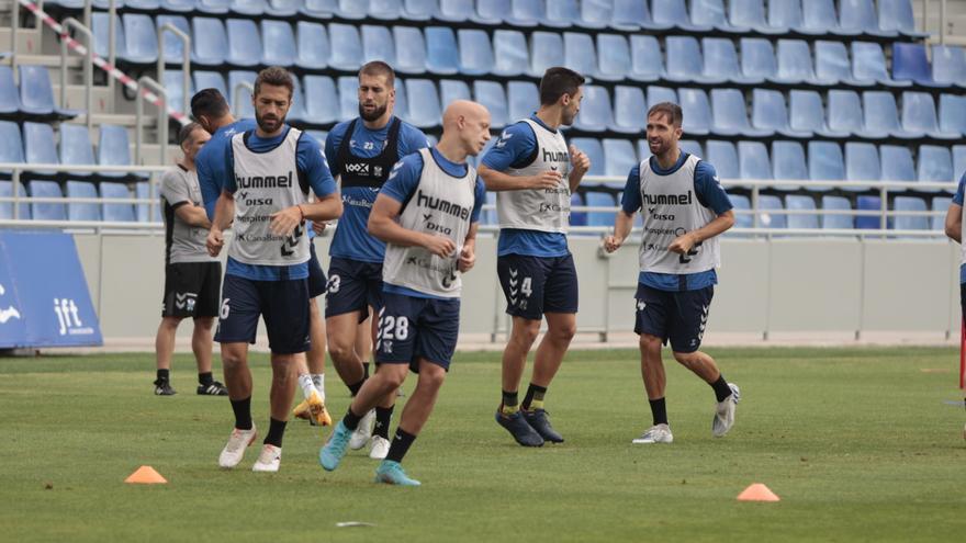 CD Tenerife y UD Las Palmas disputan un derbi de otra dimensión