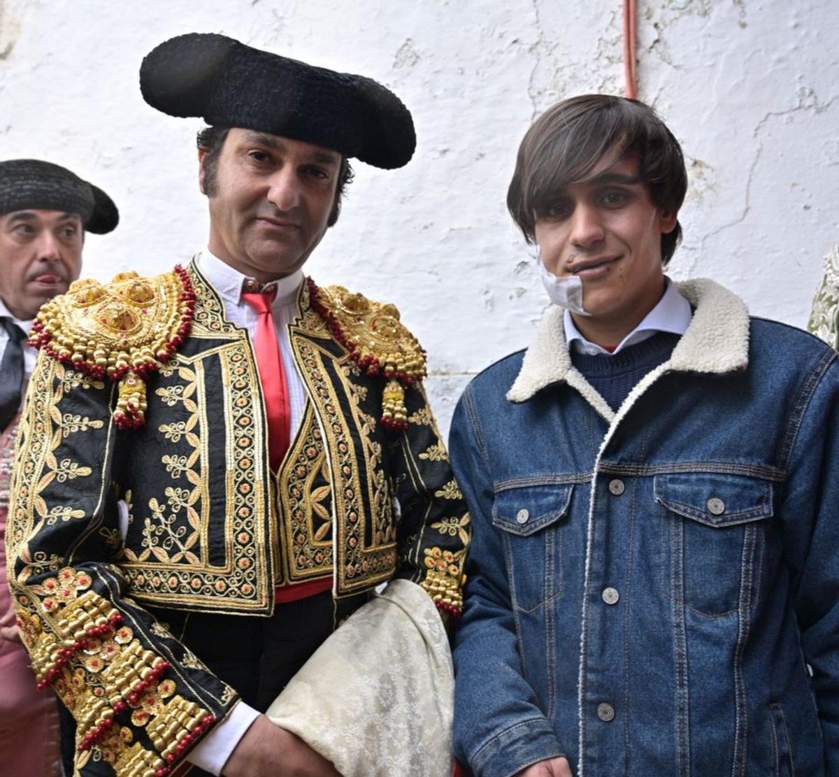 ADMIRACIÓN 8 El Ceci cumplió el sueño de conocer a su ídolo: Morante.