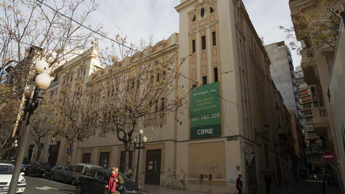 El edificio del antiguo cine Ideal de Alicante