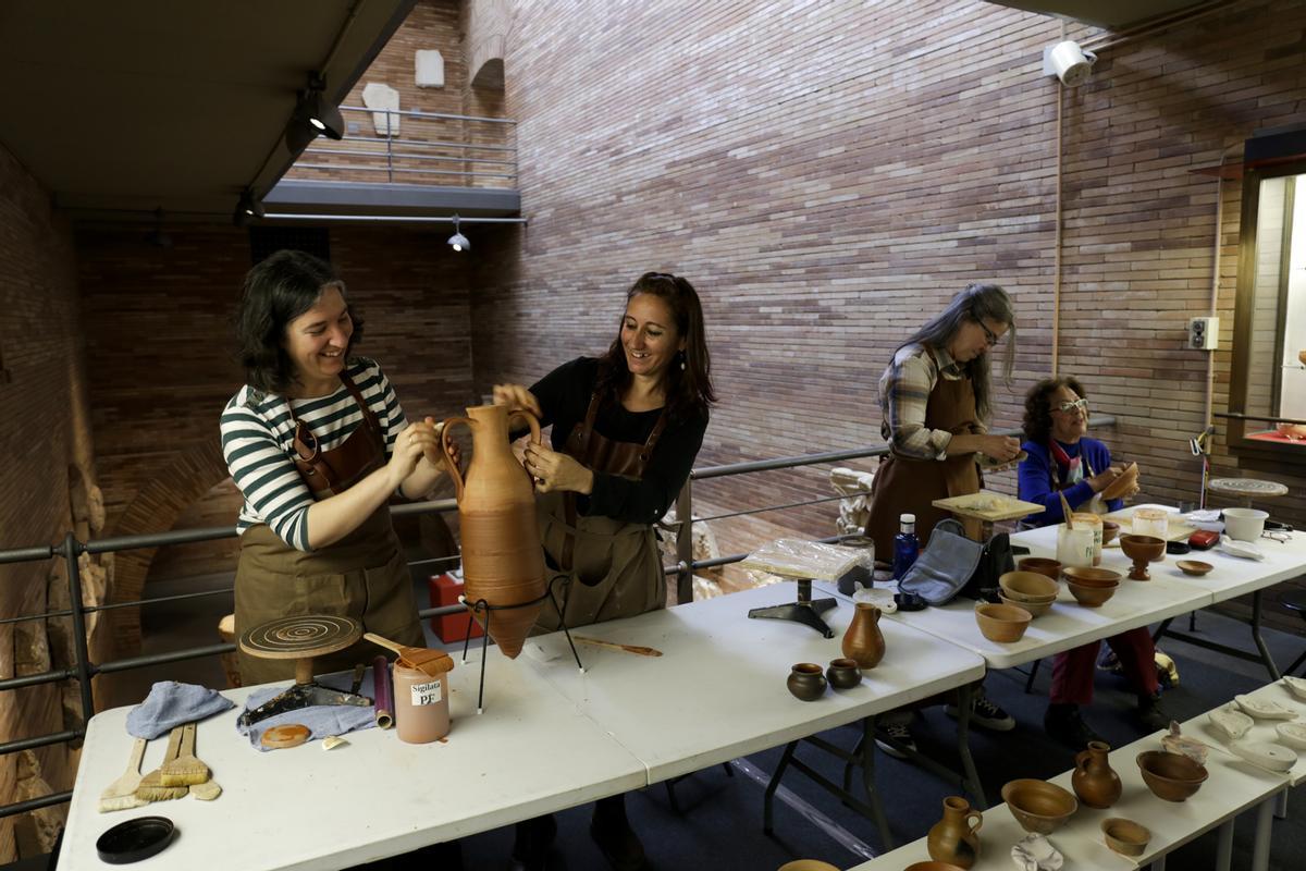 Fotogalería | Ars Viva: la tradición romana cobra vida en el MNAR de la mano de la EASD Mérida