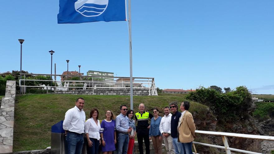 Izadas las banderas azules en la Platja de Palma, Cala Major y Cala Estància