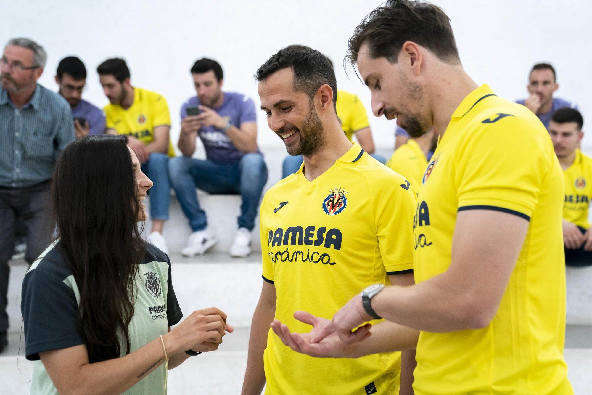 Galería | Raúl Albiol (Villarreal) se 'pasa' a la pilota valenciana