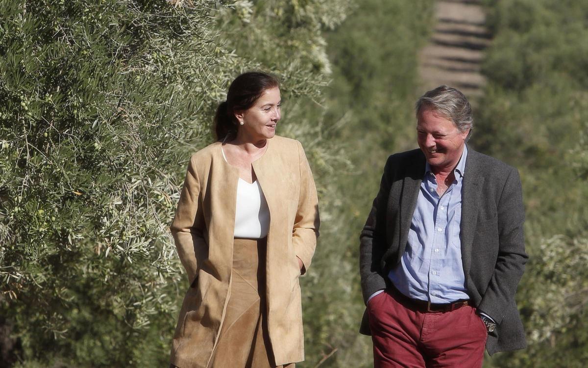 Rosa y Francisco Vañó obtienen sus aceites en una extensión de 150 hectáreas de olivar.